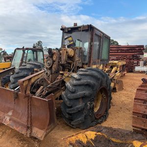 Cat 525 Skidder